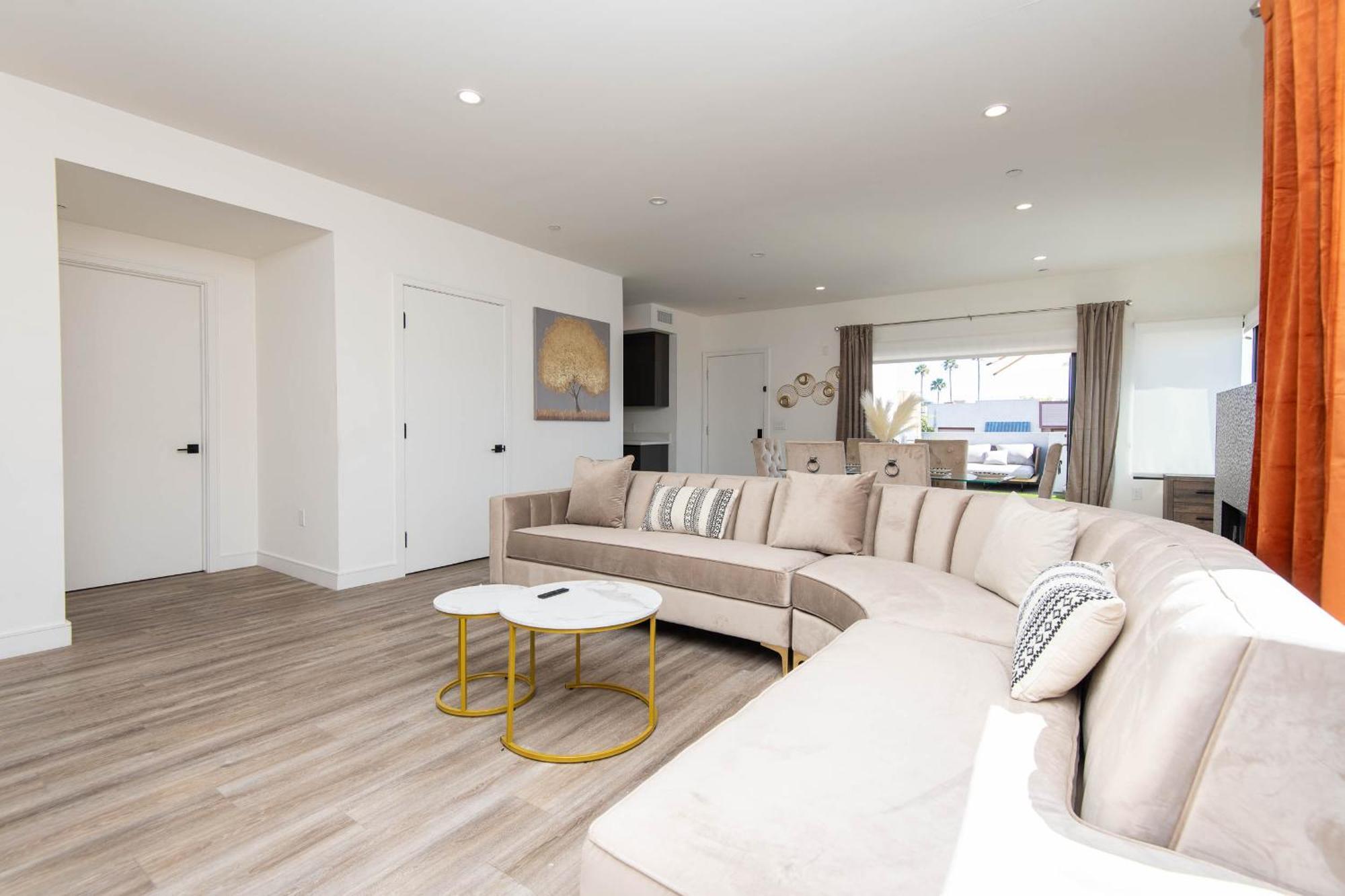 Regency Modern Apartments 글렌데일 외부 사진